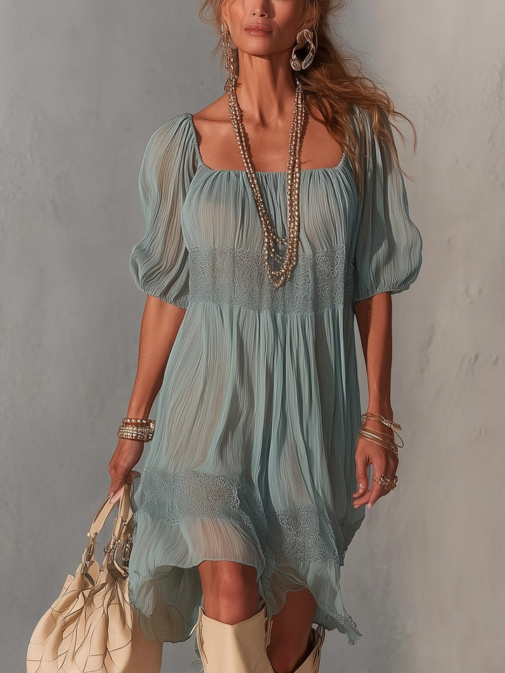 Vestido Midi Azul con Encaje y Pliegues