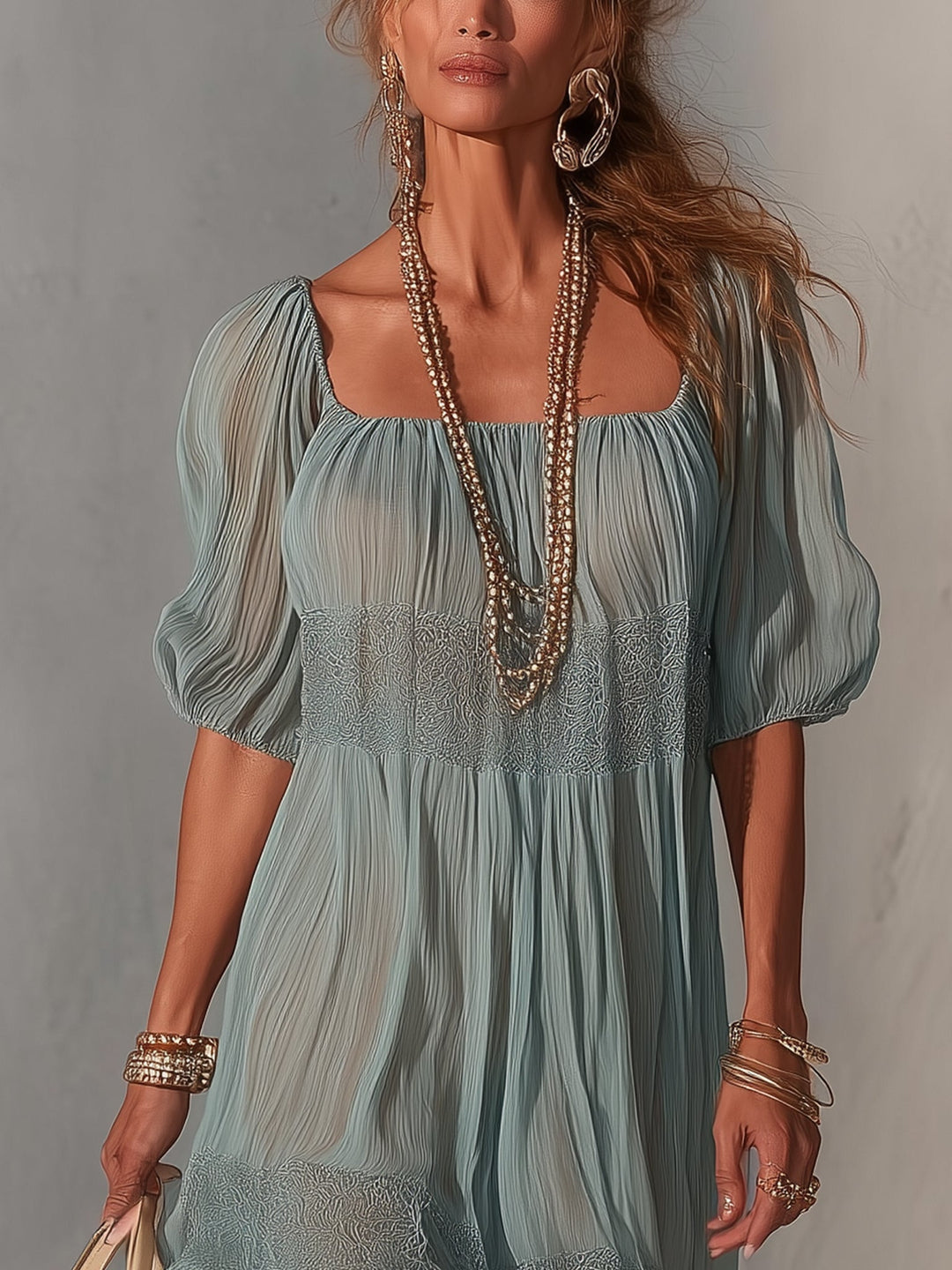 Vestido Midi Azul con Encaje y Pliegues