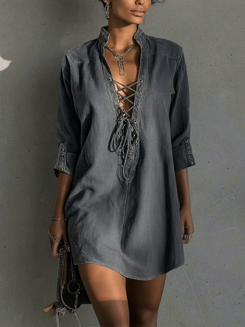 Vestido Mini de Denim con Cordones y Ojales Metálicos