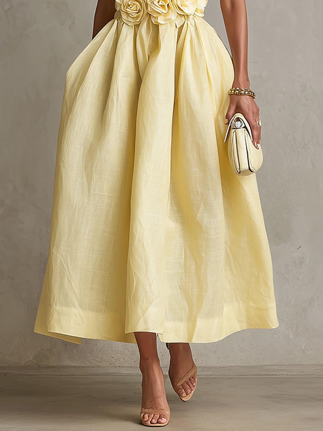 Vestido Midi Amarillo sin Tirantes con Flores 3D