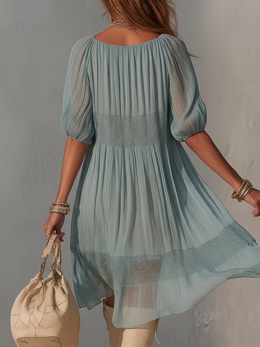 Vestido Midi Azul con Encaje y Pliegues