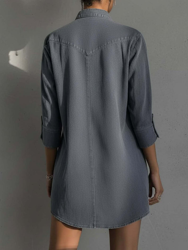 Vestido Mini de Denim con Cordones y Ojales Metálicos