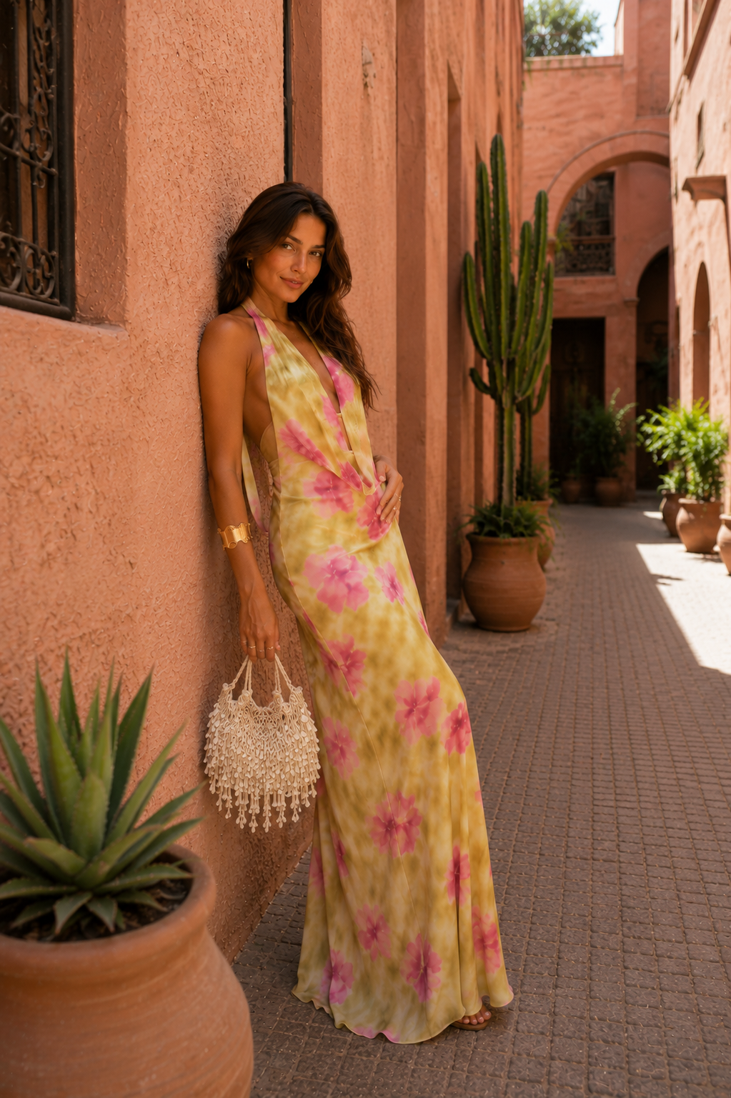 Vestido largo floral con escote halter