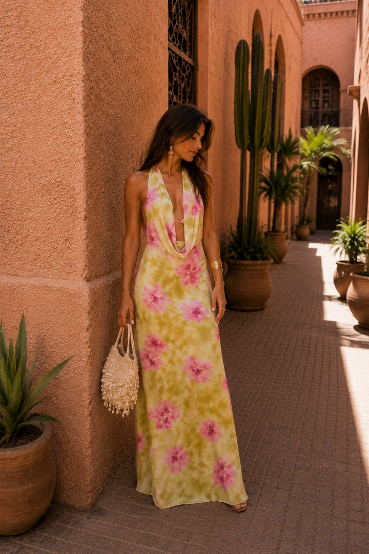 Vestido largo floral con escote halter
