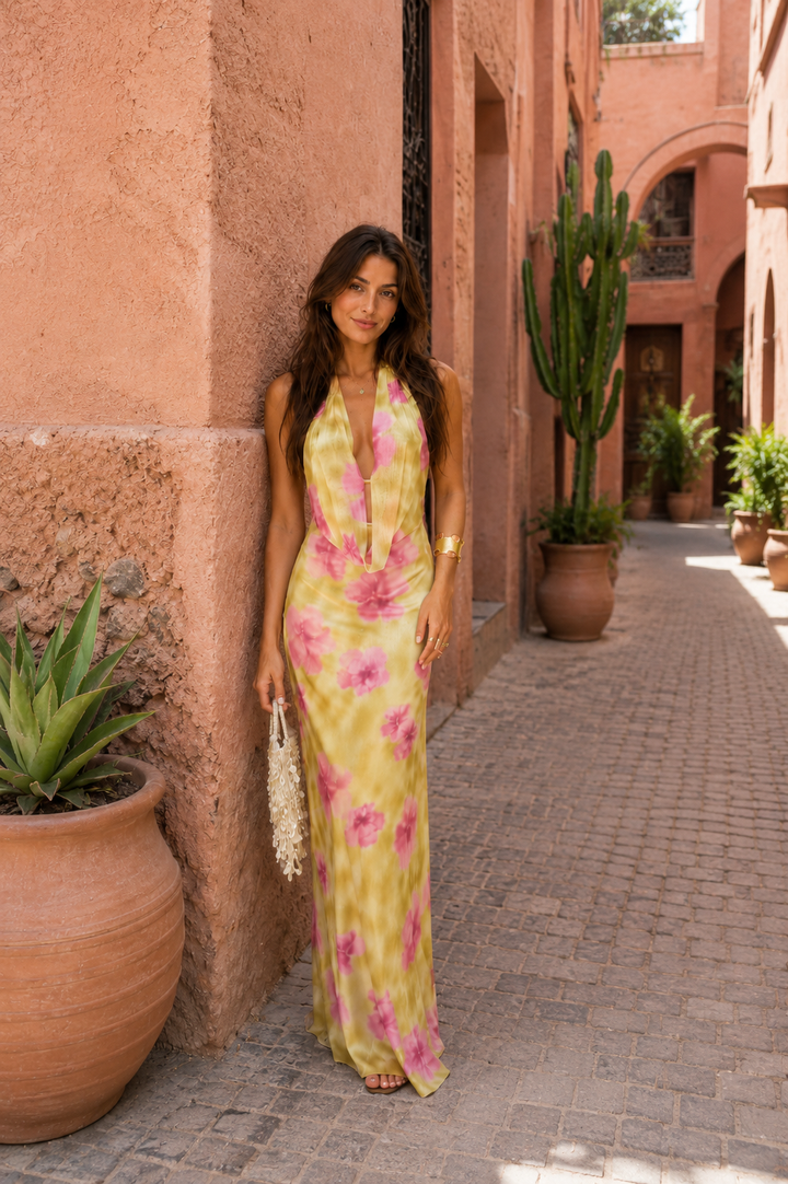 Vestido largo floral con escote halter
