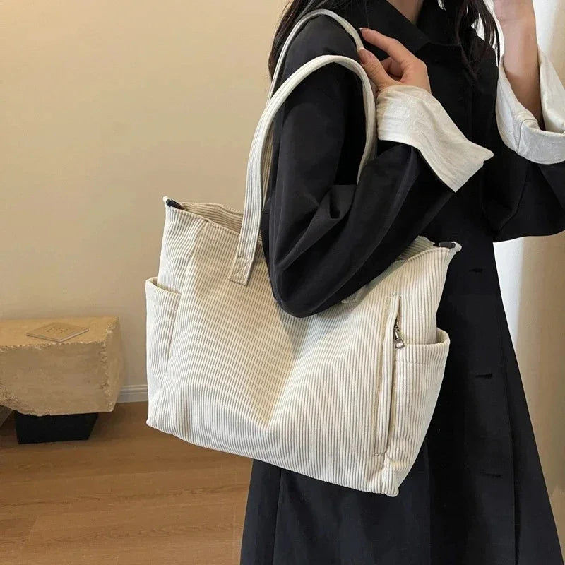 BOLSO TOTE ACANALADO ALMA CON DETALLE DE CUERDA