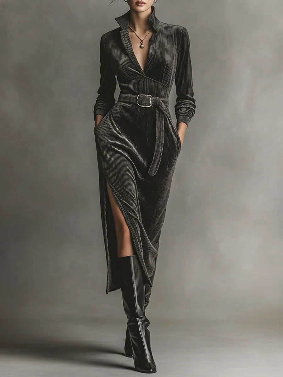 Vestido de Pana Elegante con Cuello, Cinturón y Aberturas Laterales