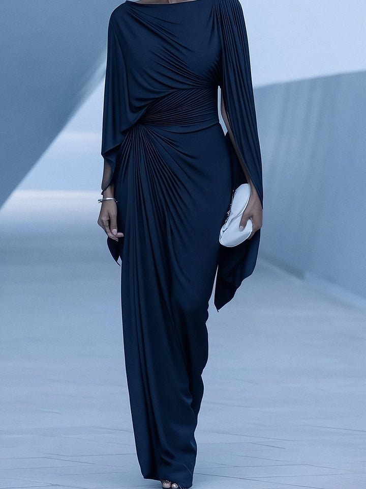 Vestido Maxi Azul Oscuro con Capa y Drapeado