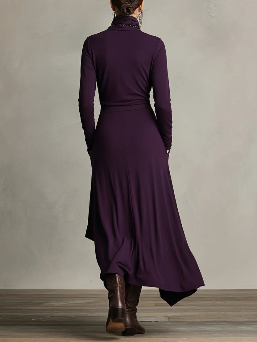 Vestido Maxi Morado Asimétrico con Cuello Alto y Pliegues
