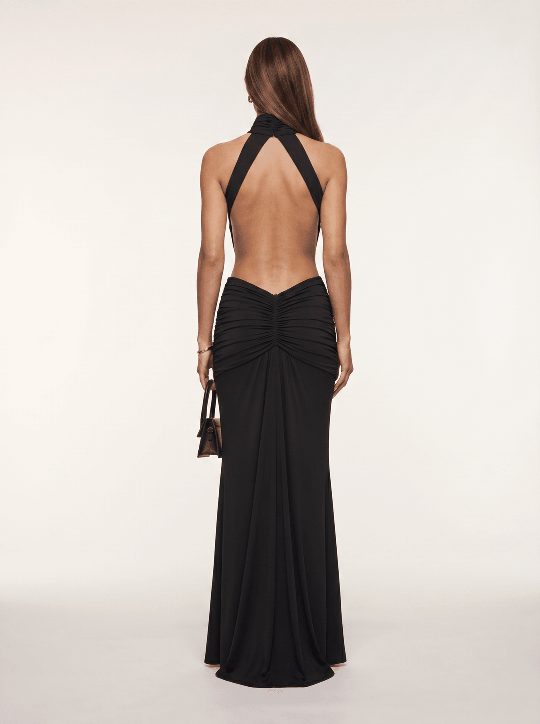 Silvia | Vestido Largo con Escote Halter - Elegancia y Glamour