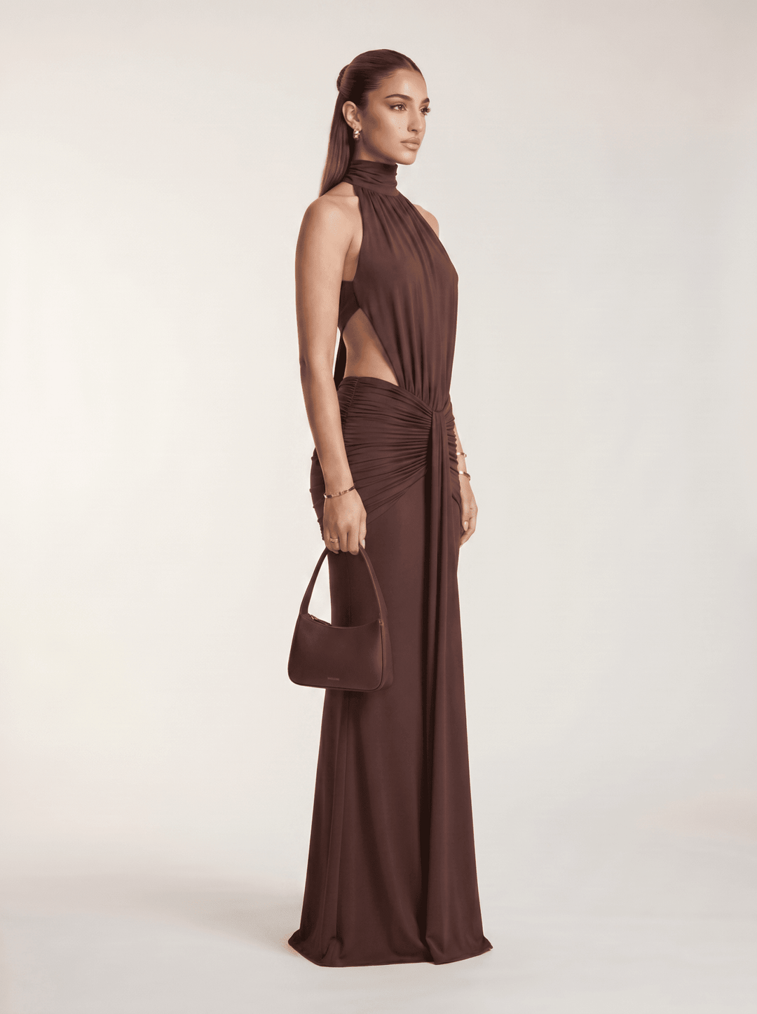 Silvia | Vestido Largo con Escote Halter - Elegancia y Glamour