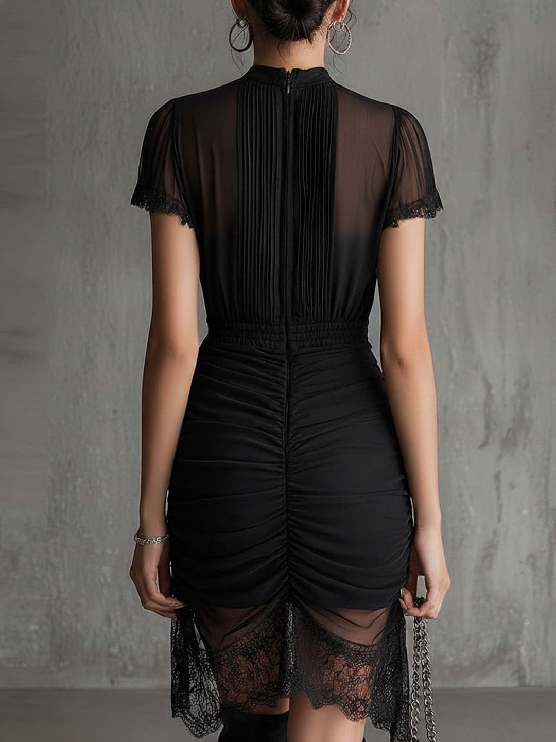 Zoe | Vestido mini fluido con delicado encaje